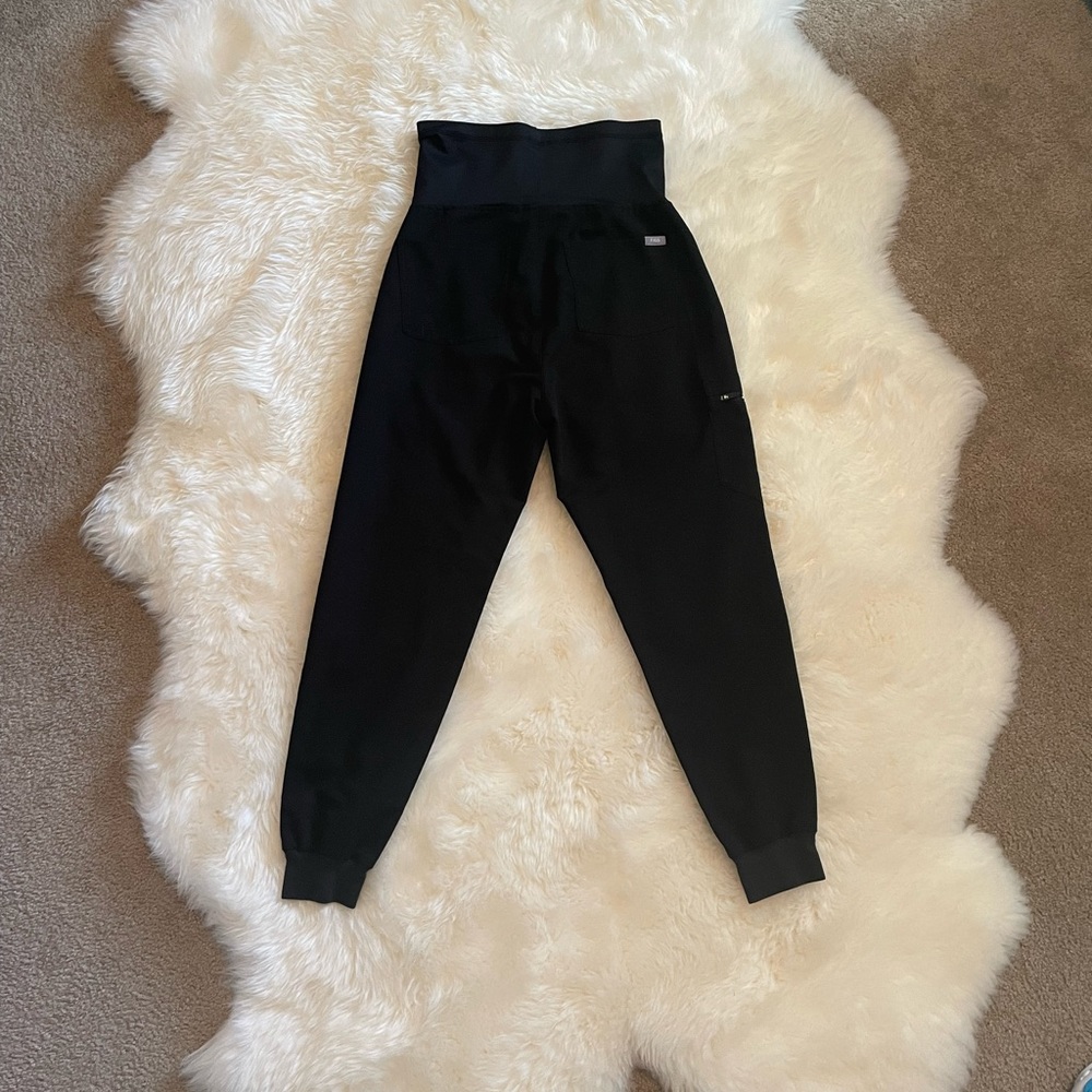 FIGS maternity scrub pants joggers